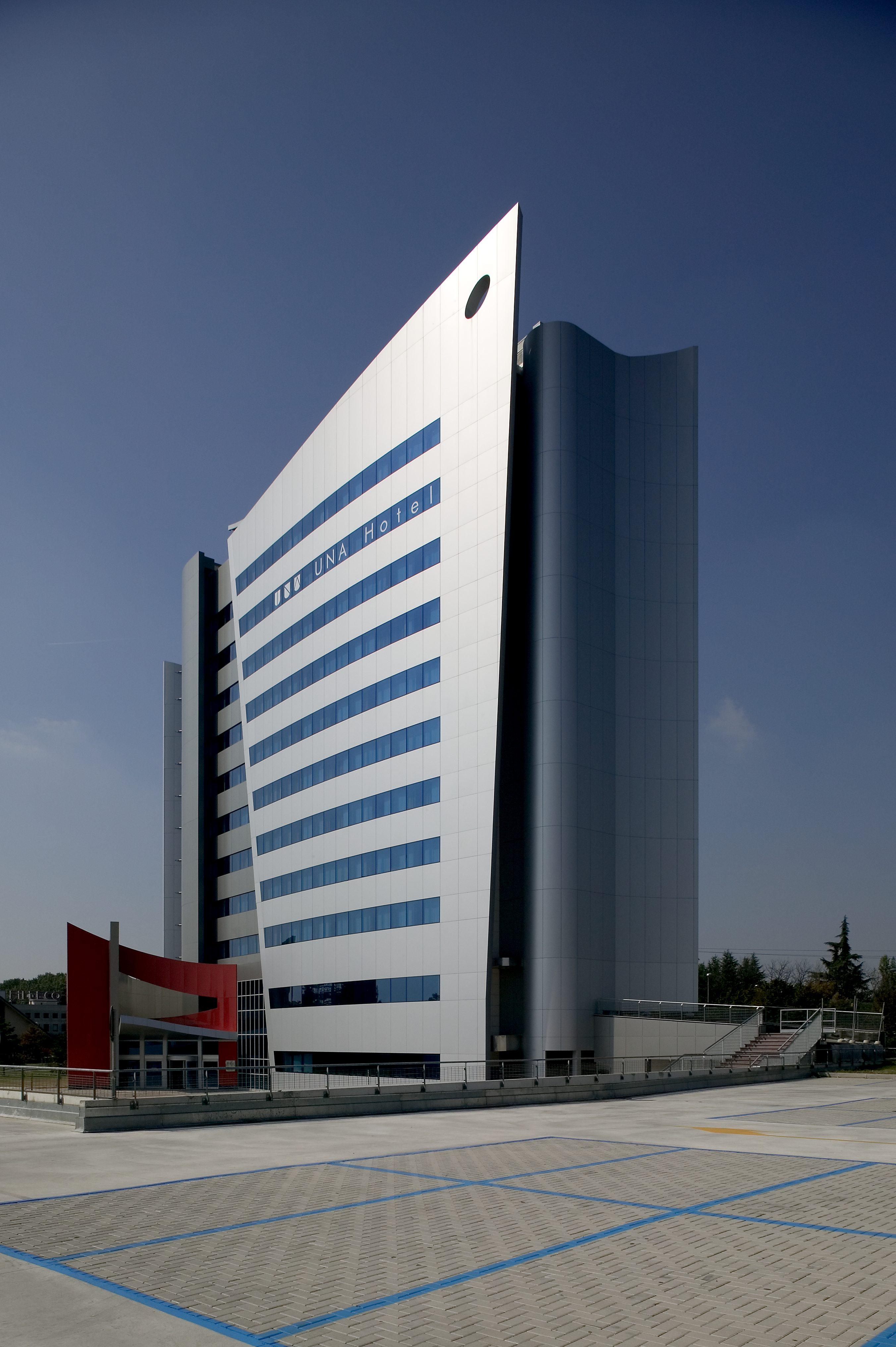 Una Hotels Malpensa Cerro Maggiore Exterior photo
