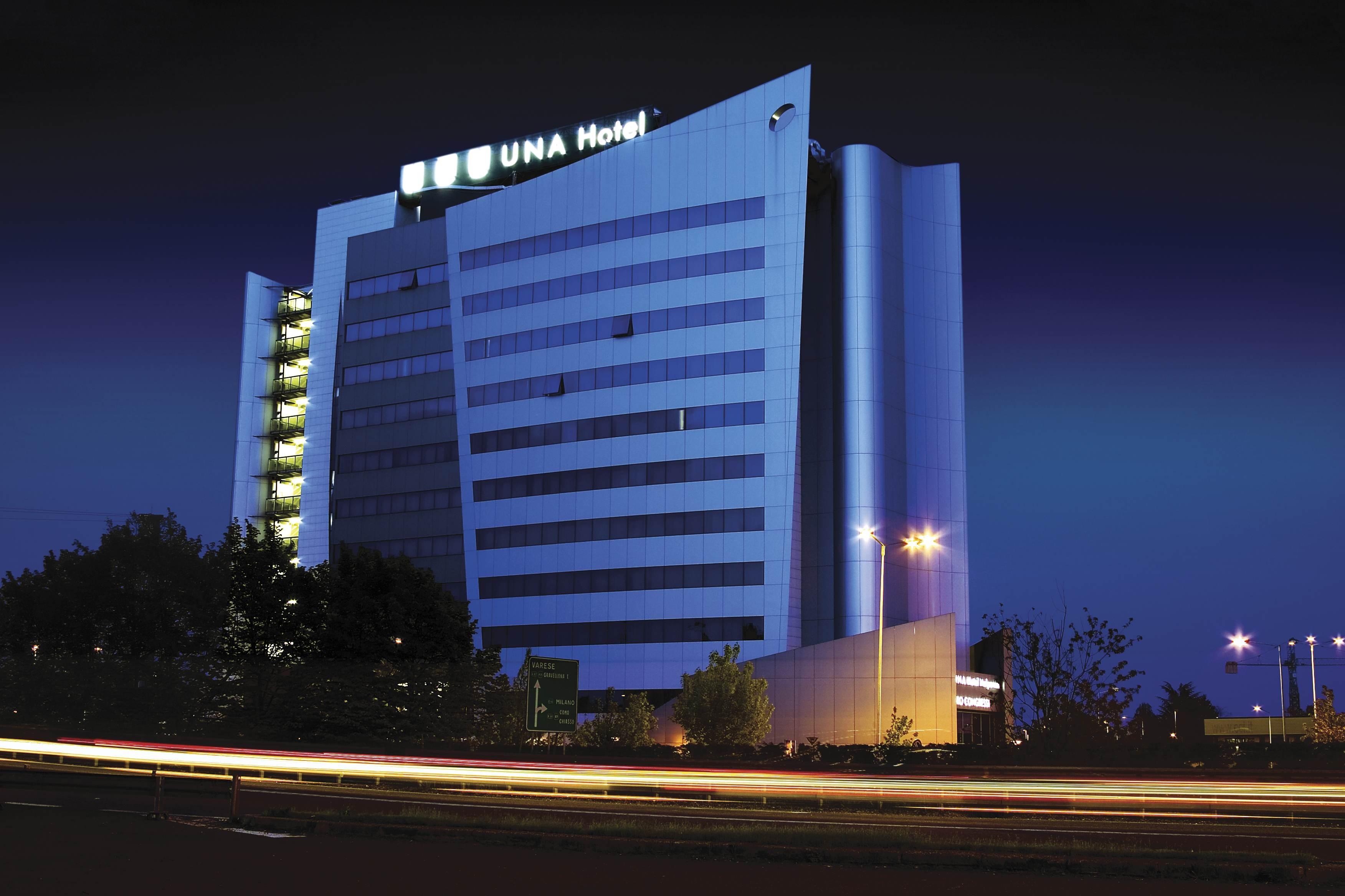 Una Hotels Malpensa Cerro Maggiore Exterior photo