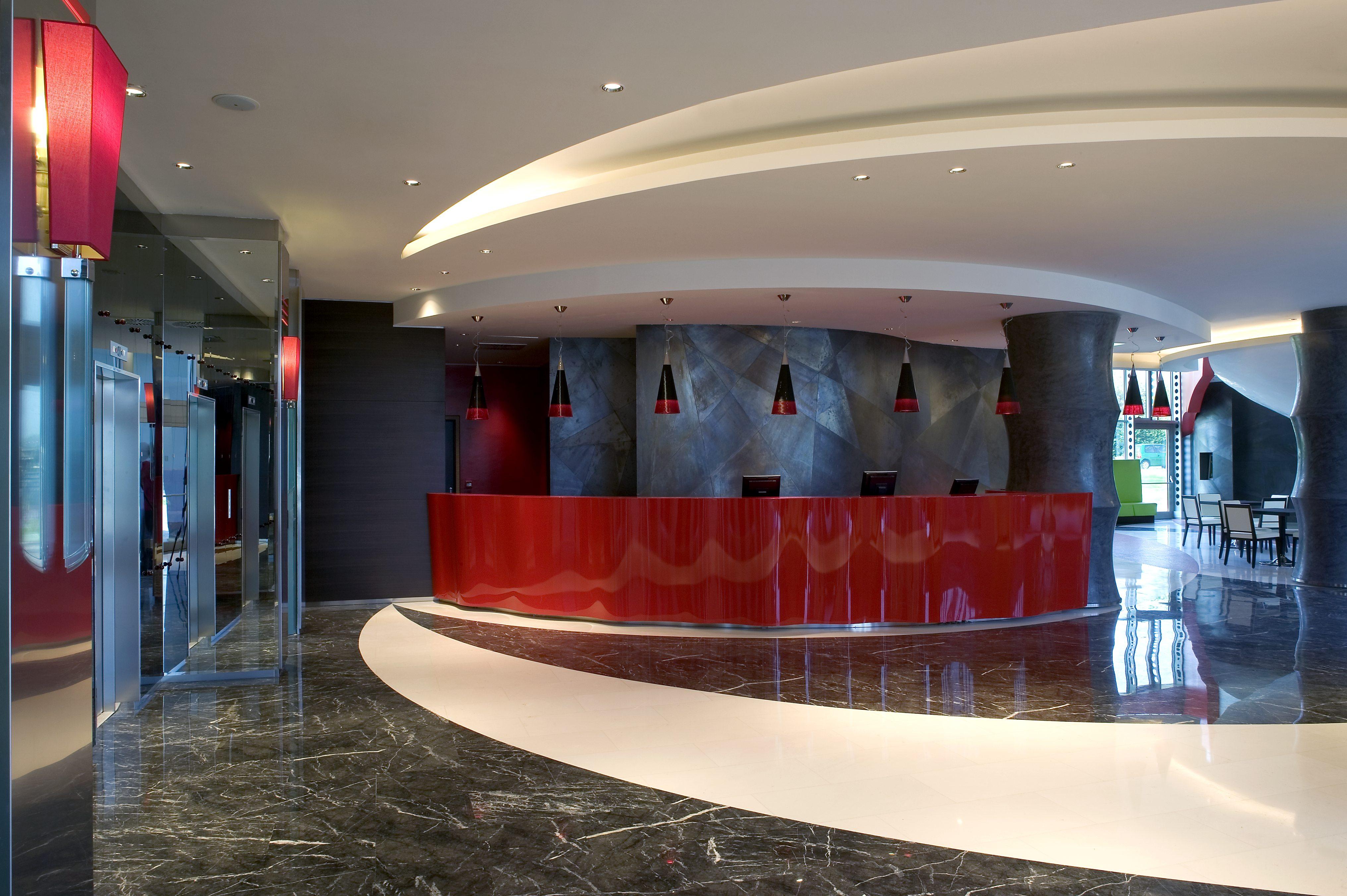 Una Hotels Malpensa Cerro Maggiore Exterior photo